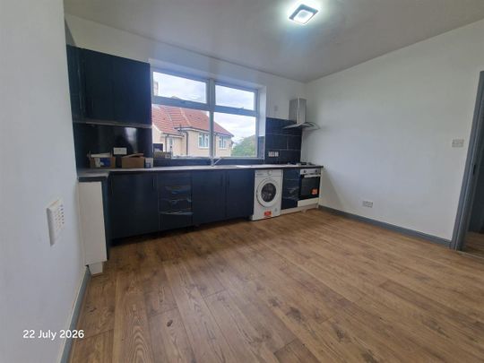 Stanningley Road, Leeds - Photo 1