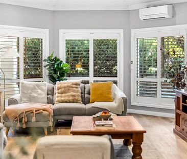 Spacious Furnished 5-Bedroom Family Home with High Ceilings in Fore... - Photo 2