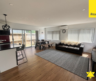 Modern 4-Bed, 2-Bath Family Gem Near Schools & Transport - Photo 2