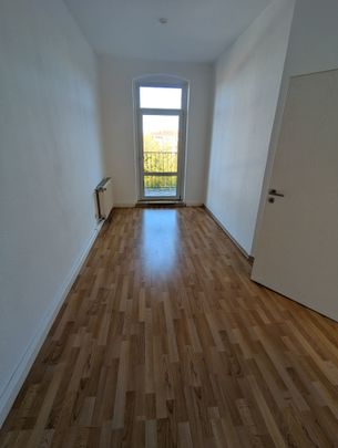 Helle 3-Raum-Wohnung mit Balkon - Photo 1