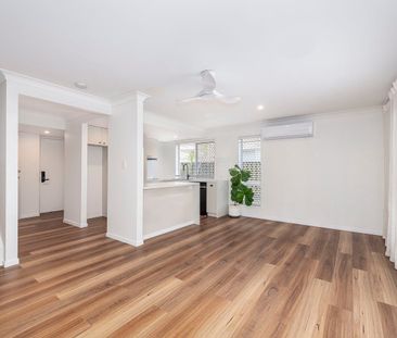 Spacious Townhouse Living in the Heart of Burleigh Waters - Photo 1