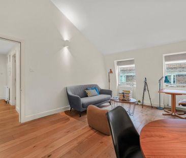 1 bedroom mews to rent - Photo 1