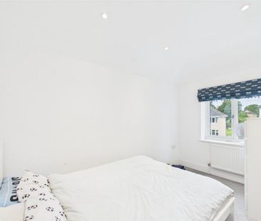 4 bedroom semi-detached house to rent - Photo 5