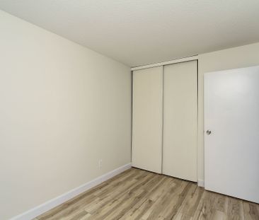 For Lease - 1800 Stonehenge Crescent, Cyrville - Carson Grove - Pin... - Photo 6