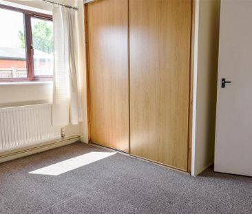 2 bedroom detached bungalow to rent - Photo 5