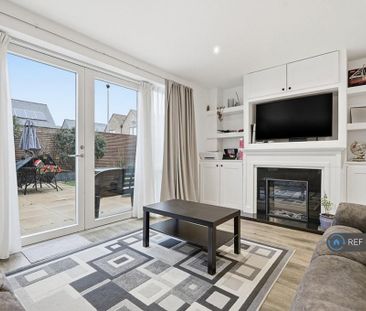 3 bedroom semi-detached house to rent - Photo 2