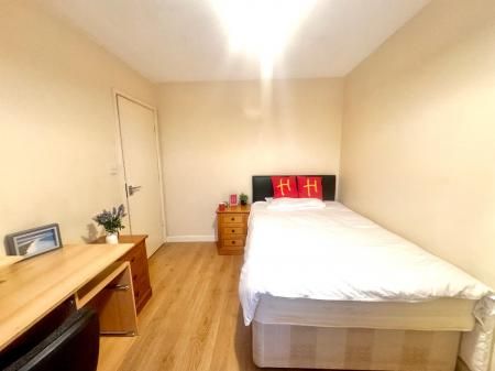 5 Bed Student Home - 144 Downs Road, UKC - Photo 3