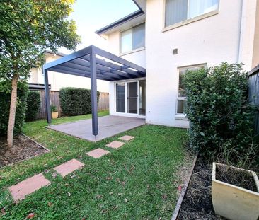 Perfectly Located Family Home Available Now! - Photo 3