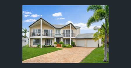 Luxurious and Spacious Family Home with Pool - Beautiful Newport Waterfront Views! - Photo 5