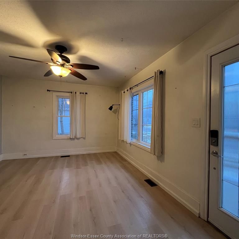 For Lease - 41 ALEXANDRA Unit# ROOM 1, Chatham, Ontario - Photo 1
