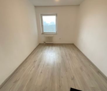 Frisch renovierte 4 Zimmerwohnung mit Balkon - Photo 5