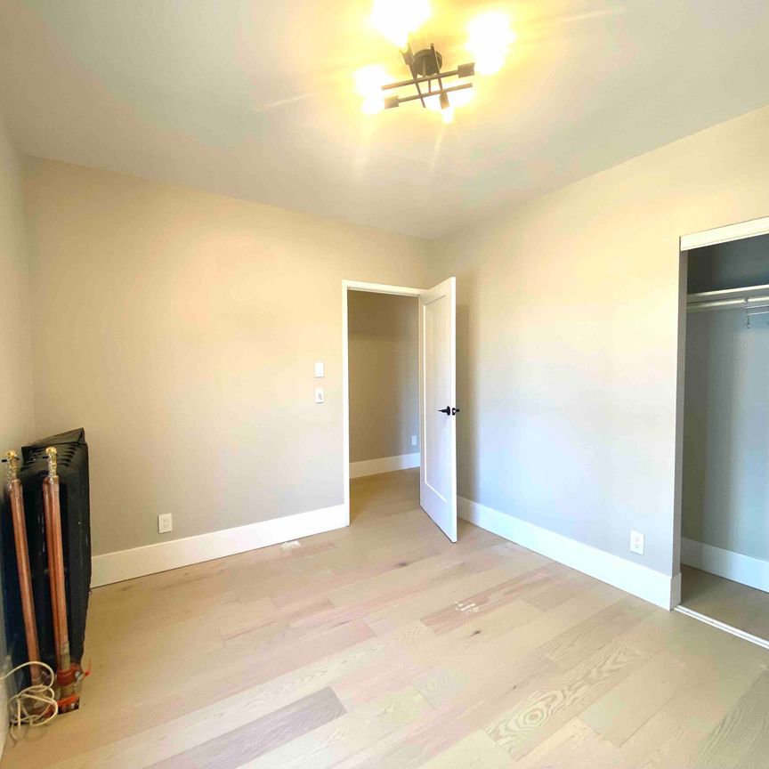 For Lease - 993 Bloor Street Unit# 202, Toronto, Ontario - Photo 1