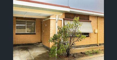 FULLY FURNISHED ONE BEDROOM UNIT - Photo 2