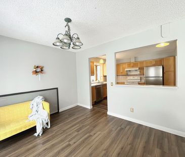 260 Sandstone Place Northwest, Calgary - Photo 3