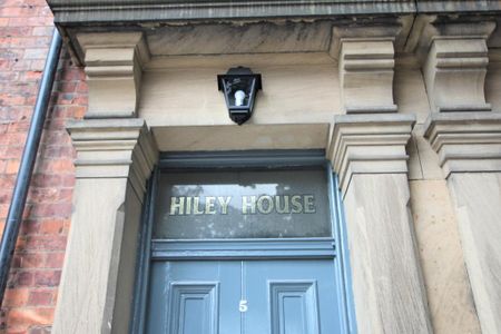 4 bedroom flat to rent - Photo 3
