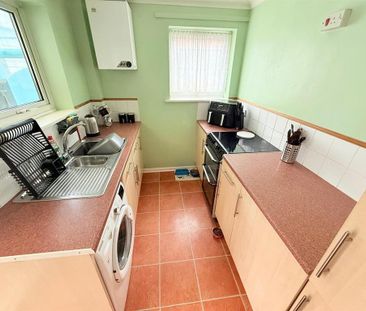 2 bedroom semi-detached house to rent - Photo 3