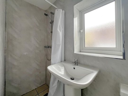 1 bedroom property to rent - Photo 1