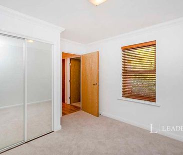 Ockenden, Constitution Hill, Woking, GU22 - Photo 2