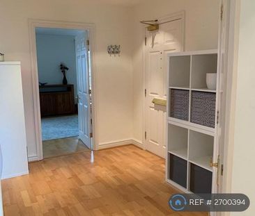 1 bedroom in a flat share to rent - Photo 5