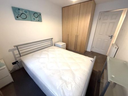 2 bedroom flat to rent - Photo 3