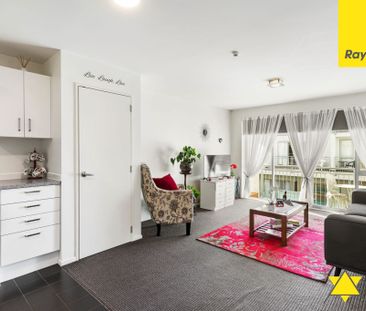 Excellent 1-Bedroom Apartment: Pool Access, Storage & Two Car Parks... - Photo 3