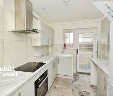 3 bedroom semi-detached house to rent - Photo 3