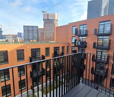 AVAILABLE JAN 14TH | FULLY FURNISHED | LOCATED IN THE SPECTACULAR G... - Photo 5