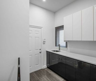 For Lease - 87 Great Lakes Boulevard, Oakville, Ontario - Photo 3