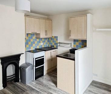 1 bedroom Flat To Let - Photo 3