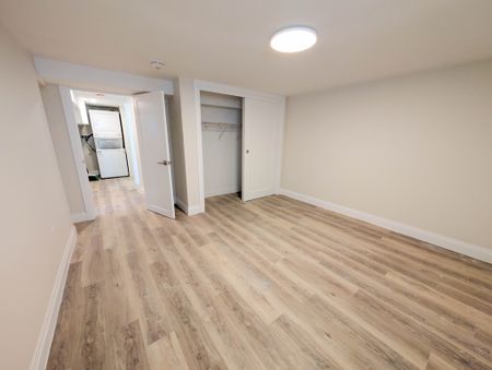 Newly Renovated 2 Bedroom Lower unit in St. Catharines! - Photo 3
