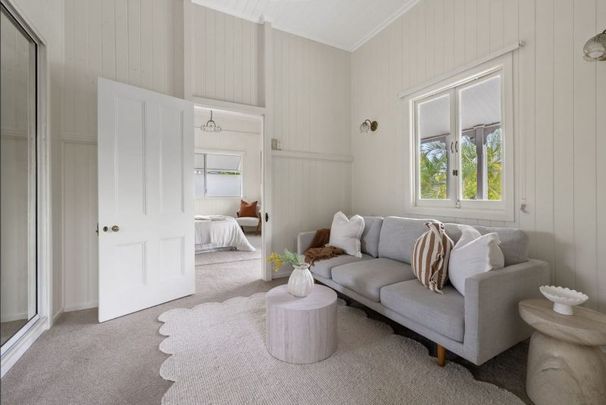 A family oasis offering comfort and space - Photo 1