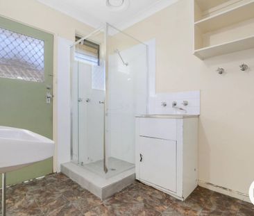 TIDY TWO BEDROOM UNIT! - Photo 3