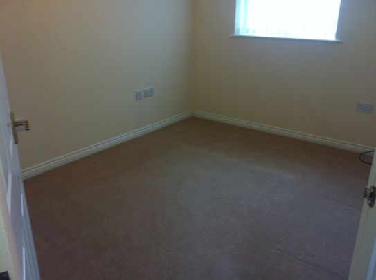 Clos Cadno, Tregof Village, Swansea Vale, Swansea, SA7 0ND - Photo 1