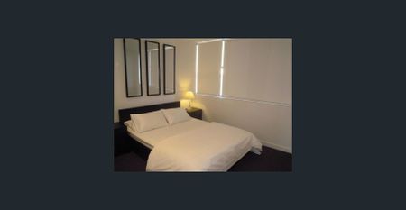 Furnished harbour front apartment - Photo 2