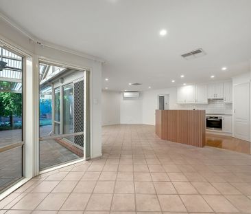 Style, Space & Executive Comfort in a Peaceful Highbury Setting - Photo 5