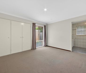 WELL-PRESENTED, LOW-MAINTENANCE LIVING IN A PRIME MANNING LOCATION - Photo 3