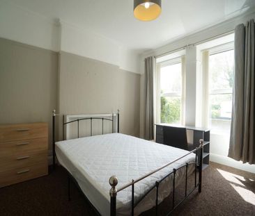 4 Victoria Park - Photo 2