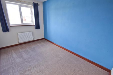 4 bedroom semi-detached house to rent - Photo 5