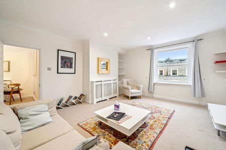 Stylish South Kensington apartment with bright living areas and well-balanced proportions. - Photo 3