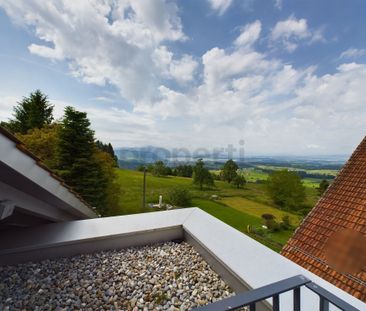 Generous 3.5-room attic apartment with fantastic lake and mountain ... - Photo 5