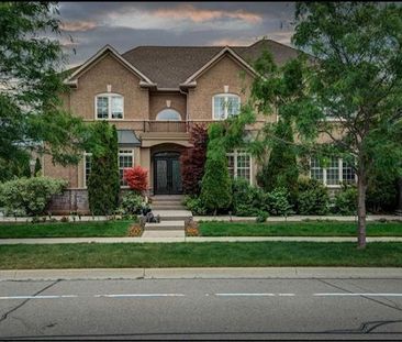 For Lease - 87 Great Lakes Boulevard, Oakville, Ontario - Photo 2