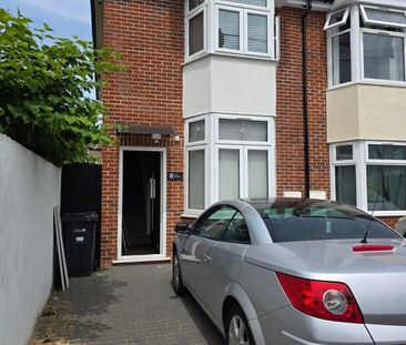 3 Bed Semi-Detached House, May Terrace, IG1 - Photo 1