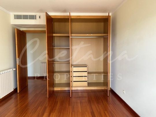 4 room luxury Flat for rent in Alto de Alges (Alges), Oeiras, Lisbon - Photo 1