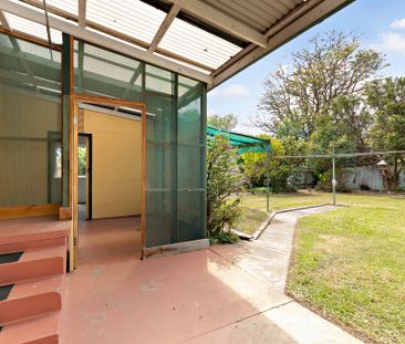 Family Comfort and Classic Charm - Photo 4