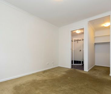 Two Bedroom Apartment in Great Area! - Photo 4