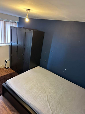 1 bedroom in a house share to rent - Photo 4