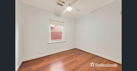 Unique renting opportunity for a family wanting 4 bedrooms, a big garage and a separate office space! - Photo 5