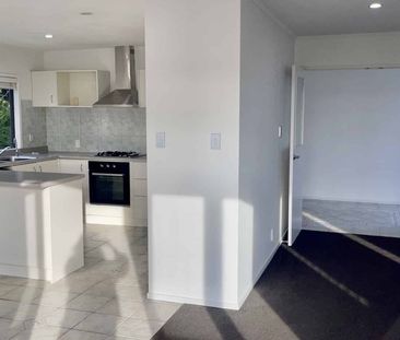 Easy Living in Hillcrest! - Photo 2