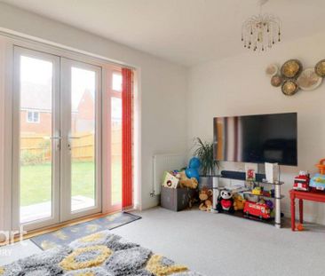 3 bedroom semi-detached house to rent - Photo 2