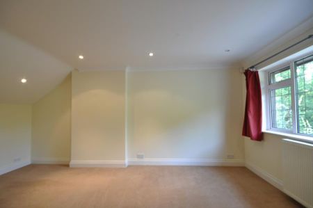 5 bedroom detached house to rent - Photo 4